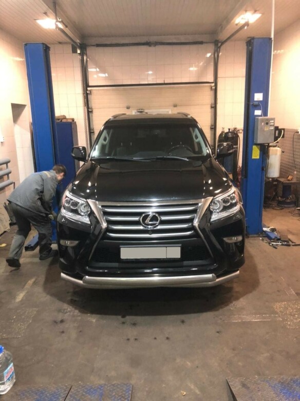 Lexus техническое обслуживание фото автомобиль на обслуживании